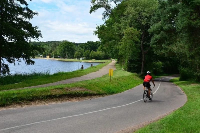 Vélo de route Balade en forêt de Tronçais — Ainay-le-Château