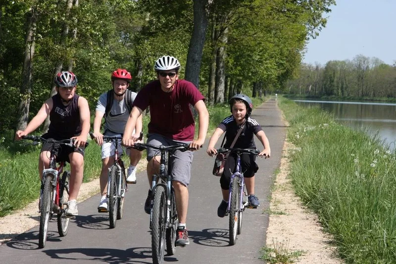Vélo de route Voie verte Dompierre-sur-Besbre - Diou - Digoin — Dompierre-sur-Besbre