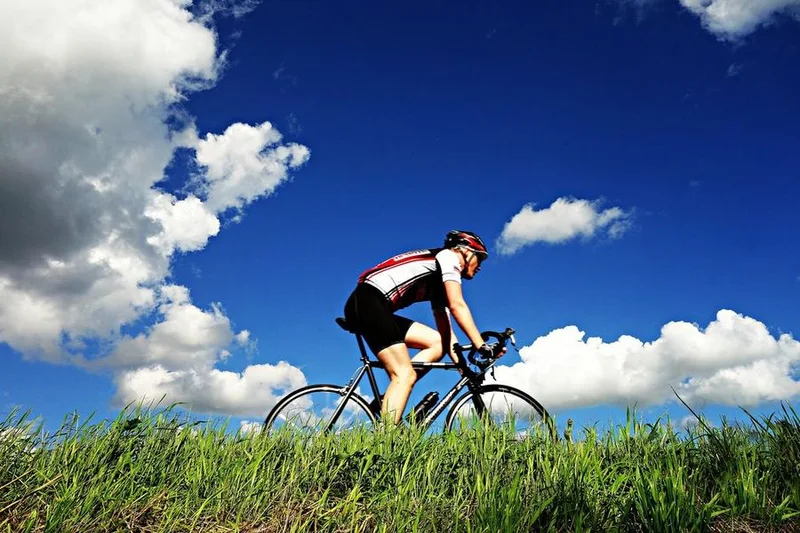 Vélo de route Les Plateaux du Carladès — Vic-sur-Cère