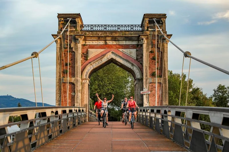 Vélo de route Itinérance L'Ain à Vélo - Le Val de Saône, pays d'art, d'histoire et de légendes (2 jours) — Saint-Didier-sur-Chalaronne