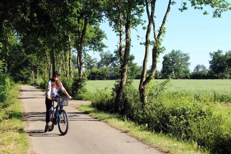 Vélo de route Boucle cyclable F3 : les perles du Forez à vélo : Balbigny / La Bâtie d'Urfé — Balbigny