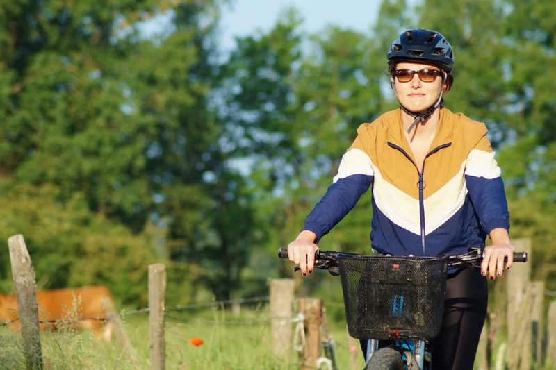 Vélo de route Boucle cyclable F1 : rendez-vous au château à vélo : Saint-Jodard / Château de la Roche — Saint-Jodard
