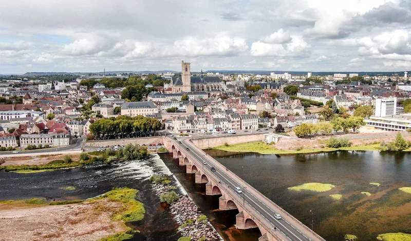 Vélo de route Via Allier à vélo - Étape 01 - Nevers > Sancoins — Nevers