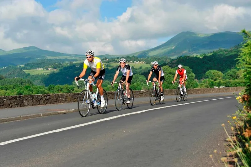 Vélo de route Circuit des volcans - Circuit des monts Dômes (boucle cyclo n°9) — Aydat