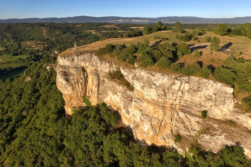 Vélo de route ViaRhôna à vélo - Étape 08 - La Balme-les-Grottes > Jons — La Balme-les-Grottes