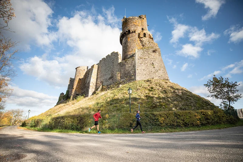 Trail Sur les hauteurs de Volvic - Parcours trail — Volvic