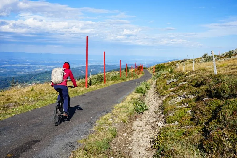 Vélo de route N° 26 - Le col des Supeyres - Espace VTT-FFC Massif des Bois Noirs — Chalmazel-Jeansagnière