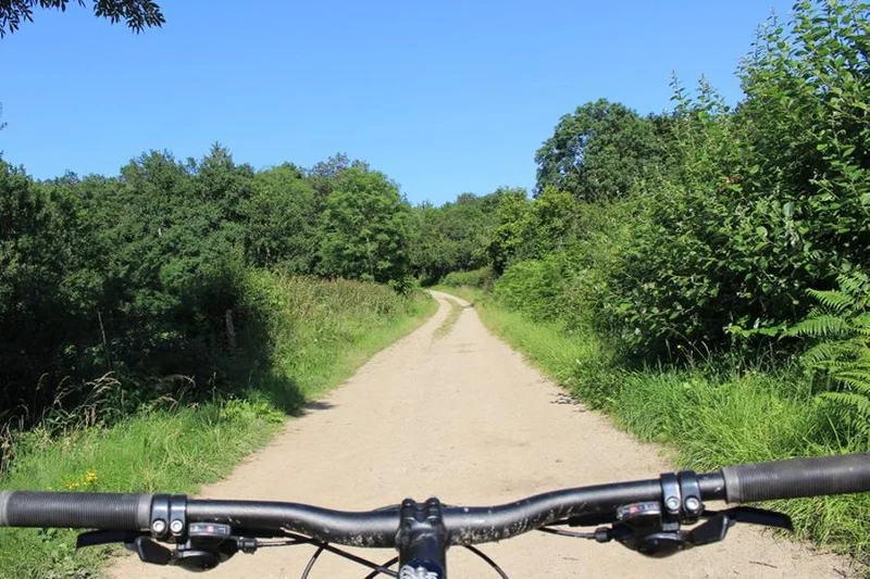 VTT N°16 - Thiers, capitale de la coutellerie - Espace VTT-FFCT Centre les 4 vents — Aubusson-d'Auvergne