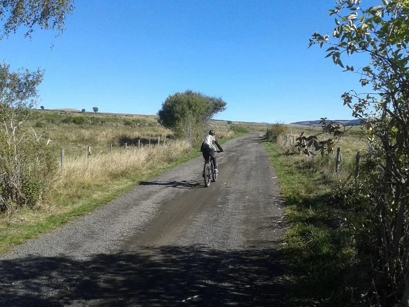 VTT Tour des Monts du Cantal en vélo électrique VTTAE ou VTCAE – Étape 2 Pailherols - Pierrefort — Pailherols