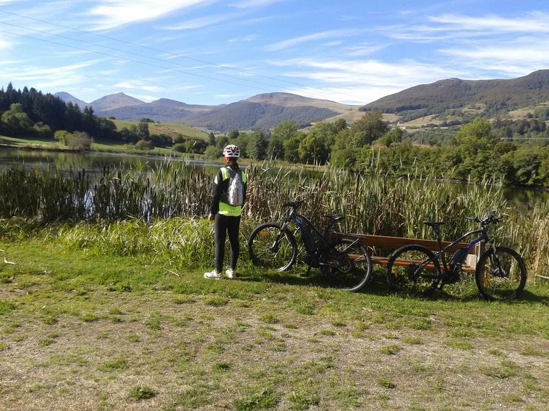 VTT Tour des Monts du Cantal en vélo électrique VTTAE ou VTCAE – Étape 6 Le Claux - Trizac — Le Claux