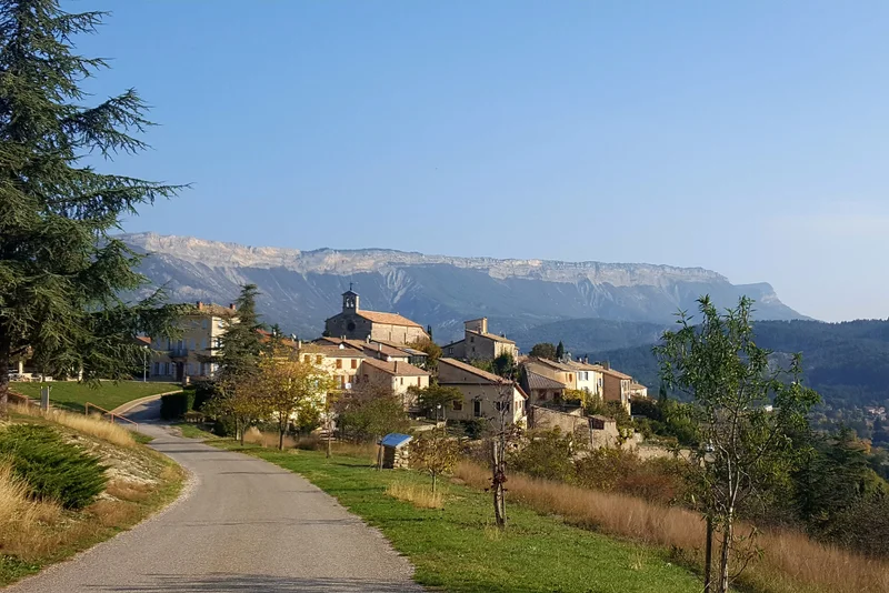 Randonnée Tour du plateau de Lagrand (N°18) · Garde-Colombe