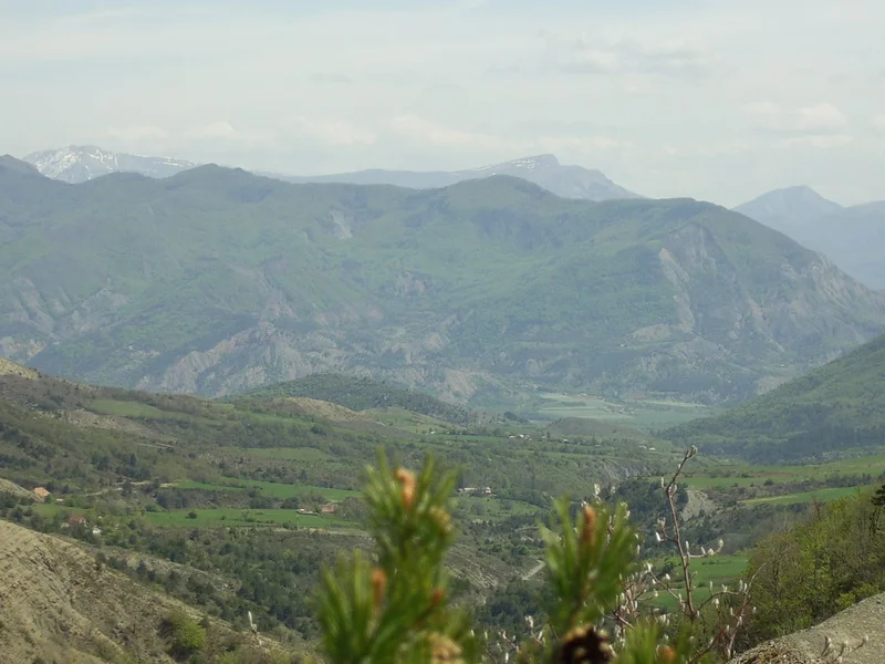 Randonnée D'esparron au lac de Peyssier · Esparron