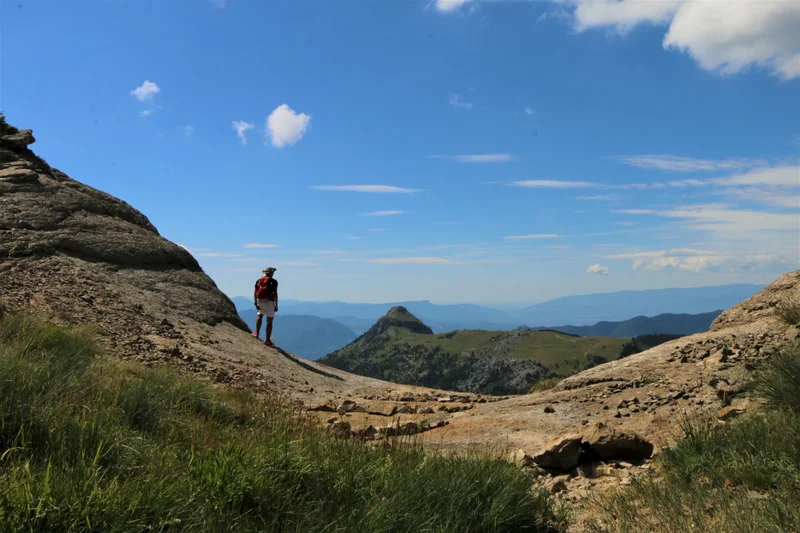 Randonnée La corniche de Céüse depuis Châtillon le désert · Châteauneuf-d'Oze