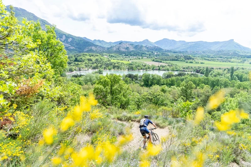 VTT Eygaux du milieu et de Véras (VTT n°25 rouge) · Veynes