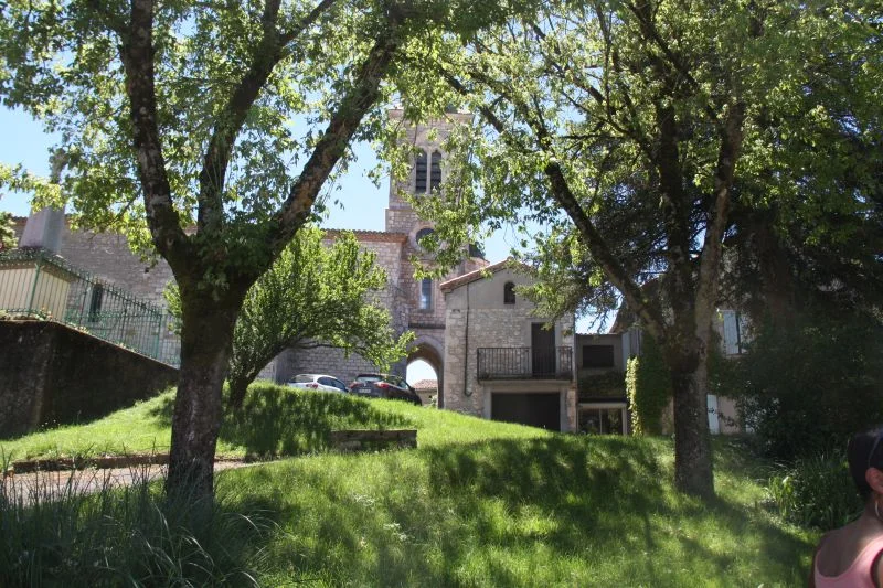 Randonnée Chemin des Puechs en Assou — Fauch