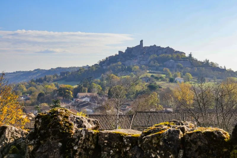 Randonnée Sentier de découverte "Sur les traces des bâtisseurs" — Les Cabannes