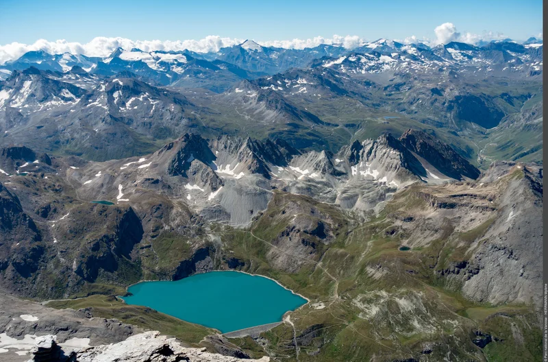 Randonnée Lac de la Sassière : la haute montagne en famille — Tignes