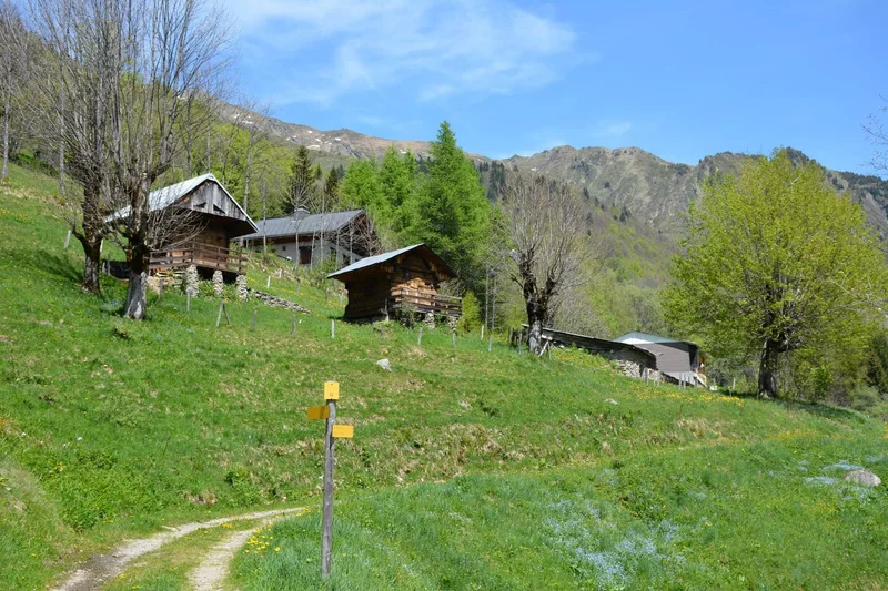 Randonnée Sentier Nature et Souvenirs de Montsapey : immersion dans la vie d'autrefois — Montsapey