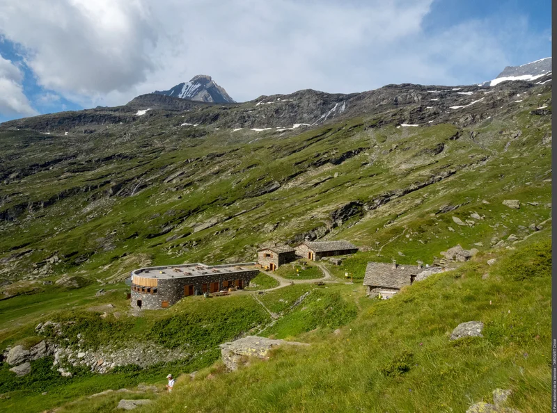 Randonnée Du col de la Vanoise au refuge de l'Arpont : décor verdoyant et ambiance minérale — Pralognan-la-Vanoise