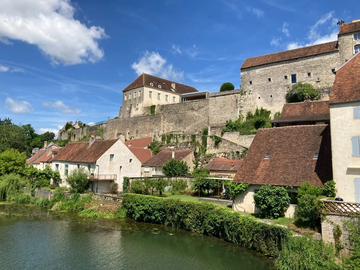 Randonnée Autour de Pesmes, cité de caractère · Pesmes