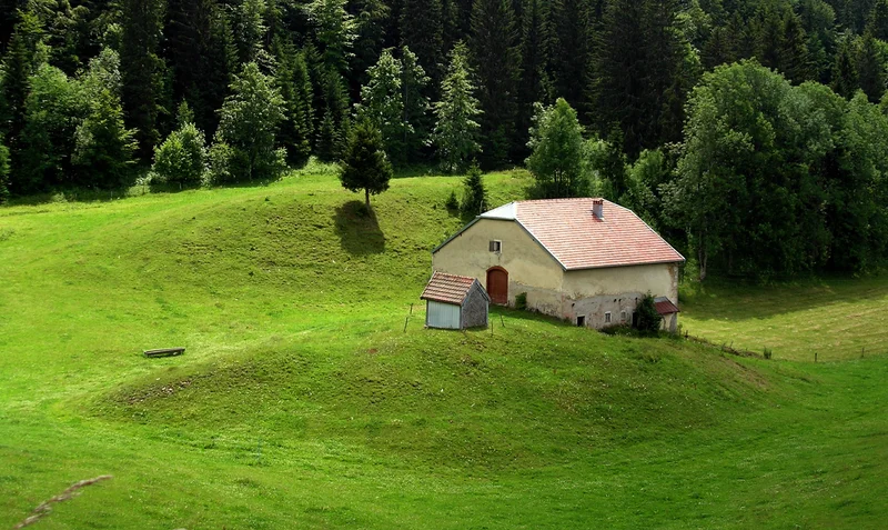 Ferme dans le haut-Jura · © Jack Carrot/Jura Tourisme · Droits d'auteur