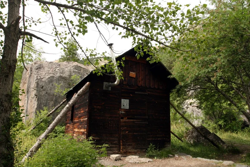 La cabane de Chouvet · © Marie-Geneviève Nicolas - Parc national des Ecrins