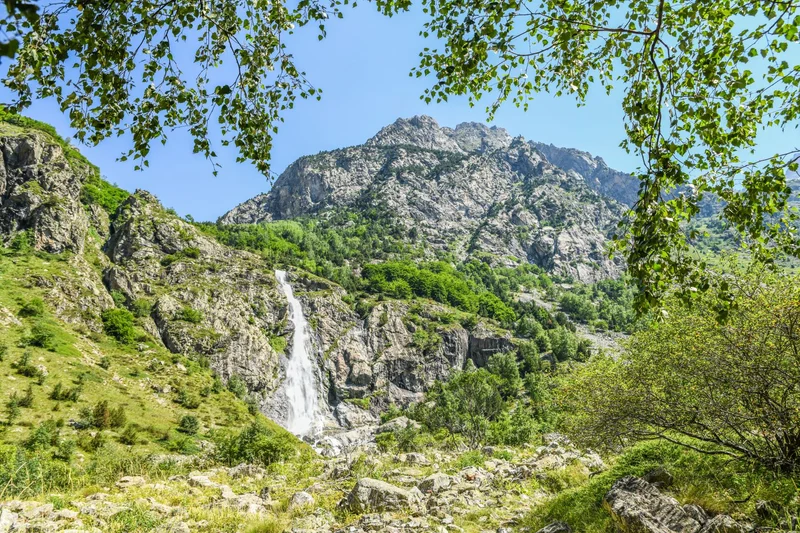Cascade de la Pisse · © Xavier_and_Caroline - Parc national des Ecrins · Droits d'auteur