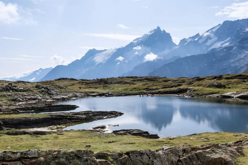 Lac Noir, au fond la Meije · © Mireille Coulon © Parc national des Ecrins