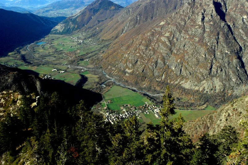 La plaine d'Entraigues vue du jas des Agneaux · © Bernard Nicollet - PNE