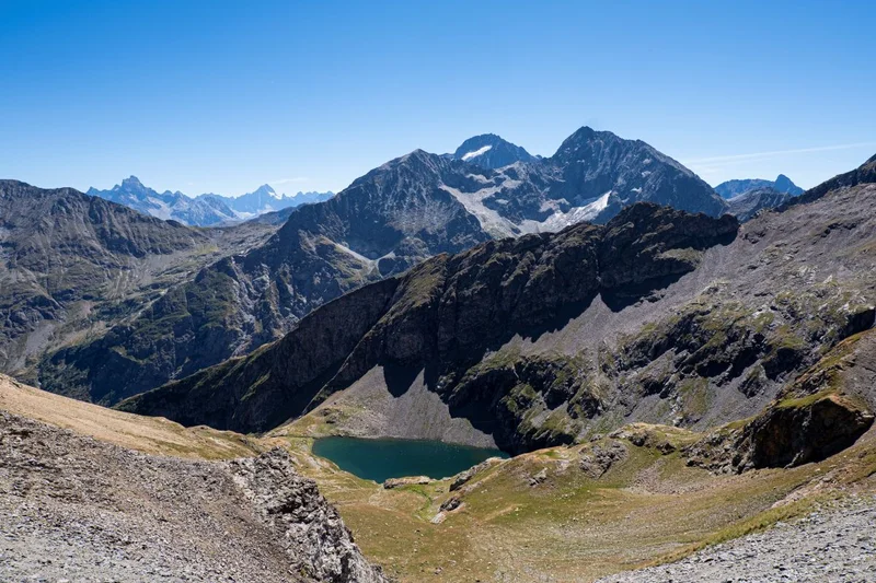 Vue sur le lac de Plan Vianney depuis la brèche du Périer · © Thierry Maillet - Parc national des Ecrins