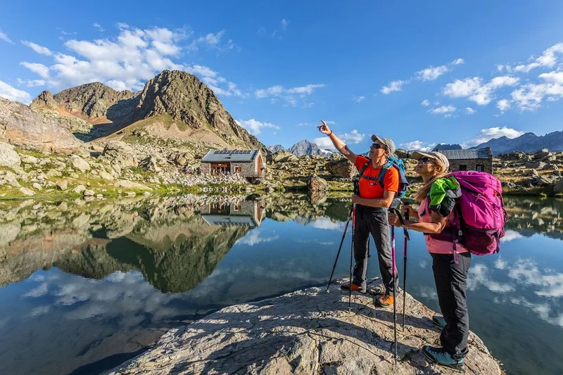 Refuge et lac de Vallonpierre · © Thibaut Blais © Parc national des Ecrins