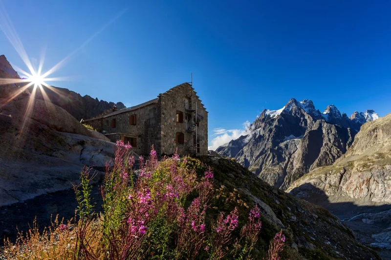 Le refuge du glacier Blanc · © Bertrand Bodin - Parc national des Ecrins