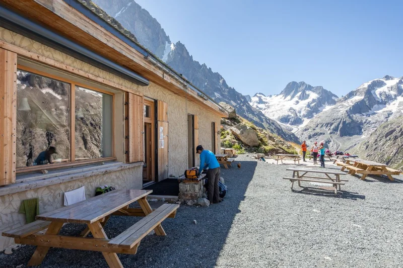 Refuge Temple Ecrins · © Thibaut Blais - Parc national des Ecrins · Droits d'auteur