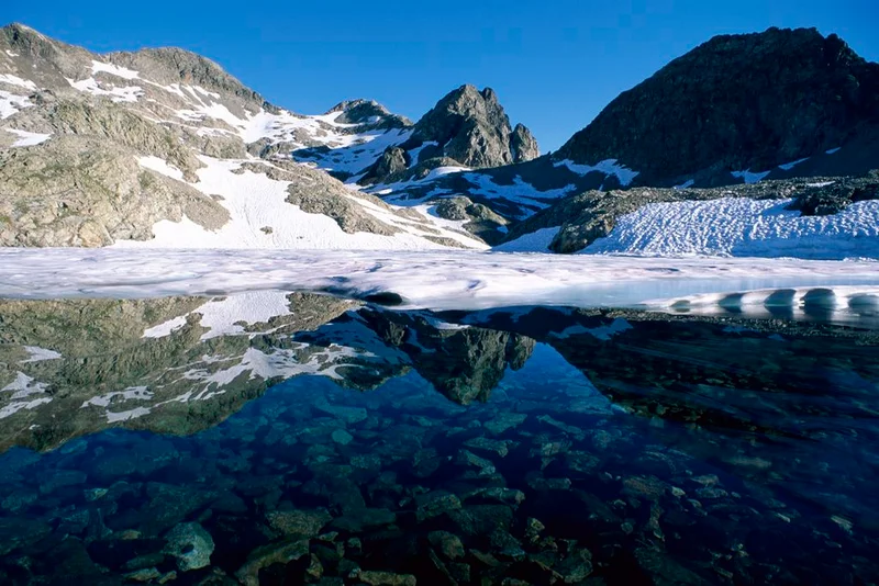 Lac de Crupillouse enneigé · © Jean Pierre Nicollet - PNE