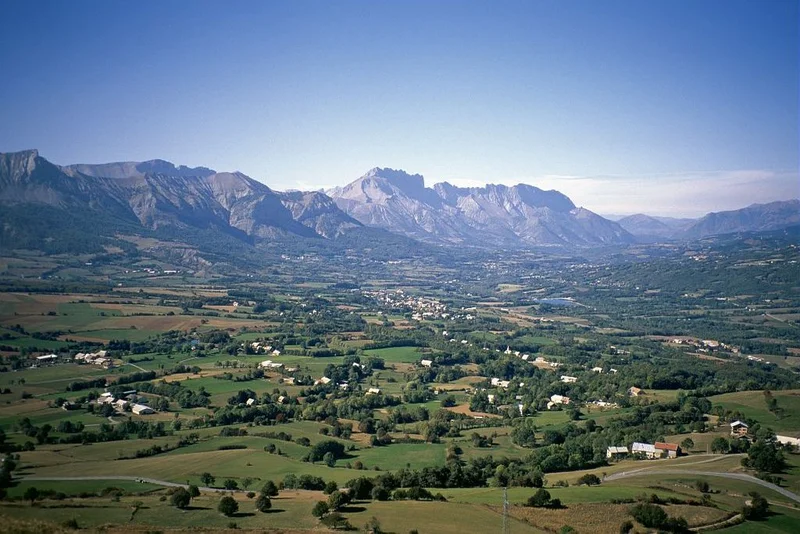 Le bocage du Champsaur vu du Puy de Manse · © Michel Francou- PNE