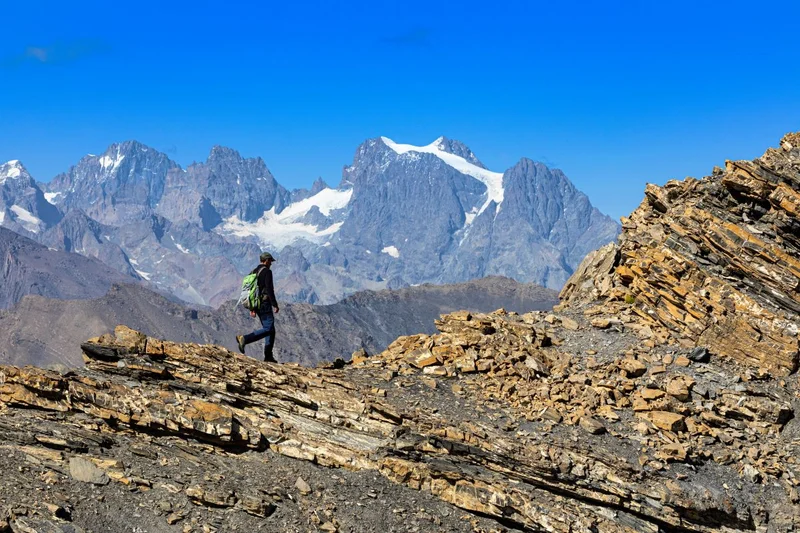 Randonneur à la Tête de Vautisse · © Thierry Maillet - Parc national des Ecrins