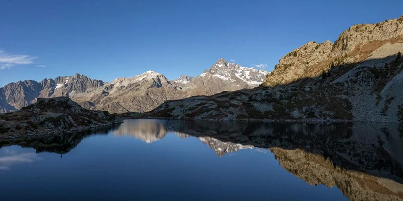 Lac de Pétral, l'Olan en fond · © Pascal Saulay - Parc national des Écrins