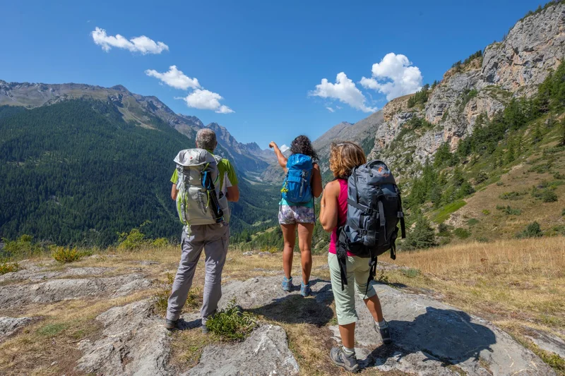 Randonneurs au col de la Pousterle · © Thibaut Blais - Parc national des Ecrins