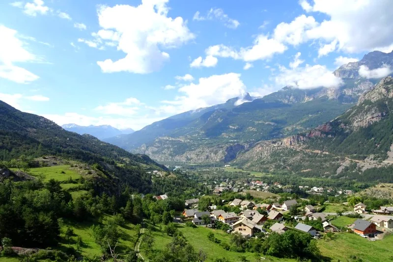 Vue sur la vallée de la Durance · © Office de tourisme Pays des Écrins