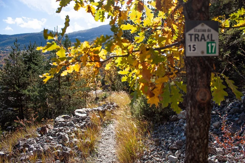 sentier le long du Gyr · © Office de tourisme Pays des Écrins
