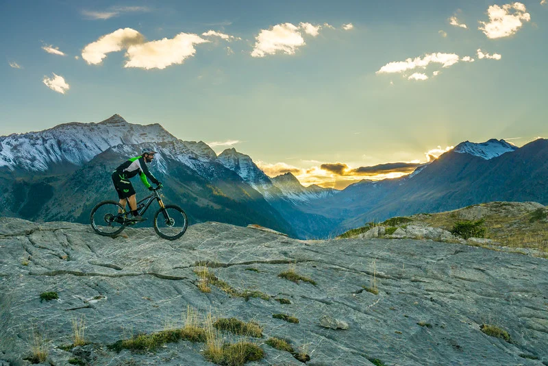 Coucher du soleil les têtes · © Rogier van Rijn