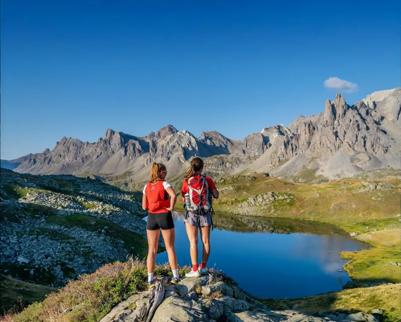 Lac long et rond des Muandes · © ️Alpes Photographies · Droits d'auteur