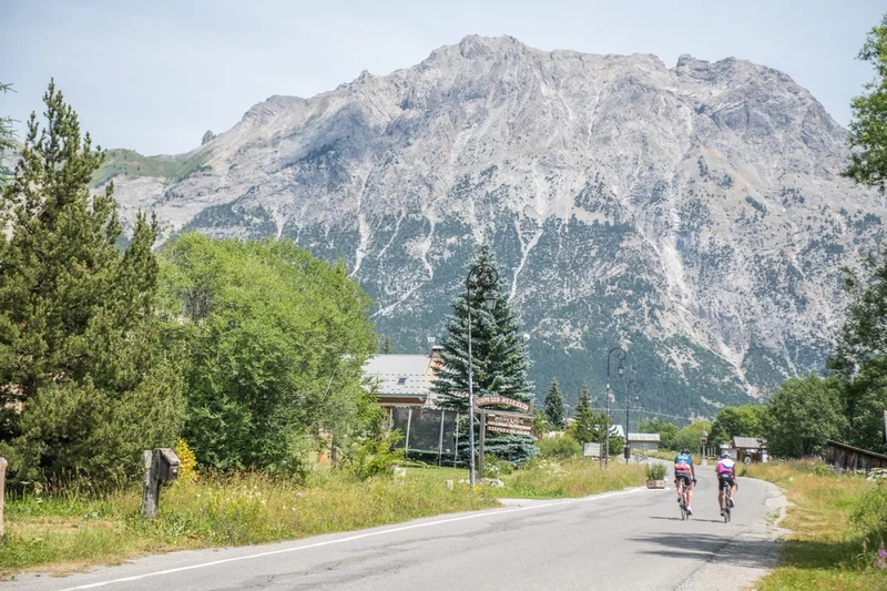 Vélo col du Lautaret · © ️Thibaut Blais · Droits d'auteur