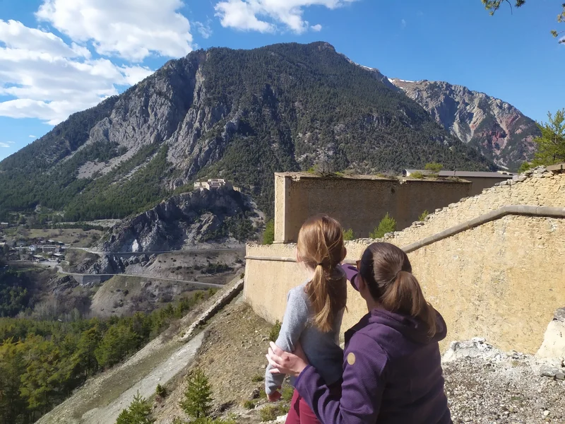 Randonnée La Vachette Fort Dauphin et Fort des Têtes · © ️F.Guffroy · Droits d'auteur