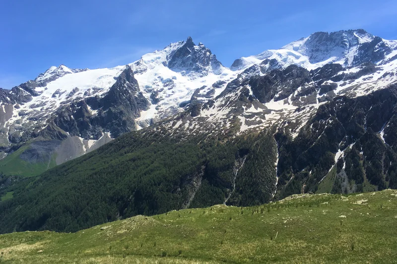 Point du vue sur le massif de La Meije · © J. Selberg
