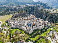 Vue sur la Cité Vauban · © OTSCVB · Droits d'auteur